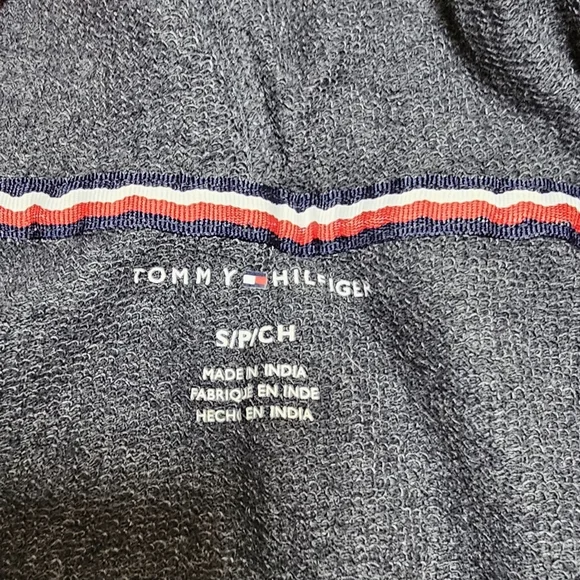 Tommy Hilfiger Croptop - Picture 2 of 3